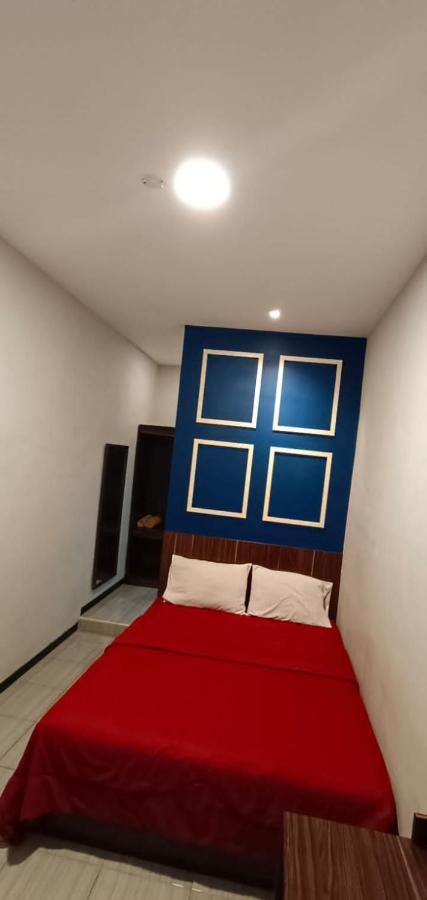 Bromo Family Guest House Kepanjen Exterior photo